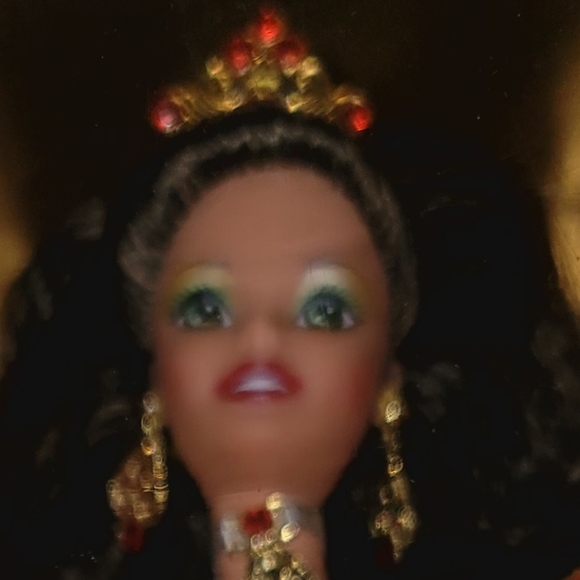 1997 Happy Holidays Vintage Barbie w/manufactured error. - Picture 5 of 5